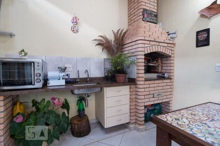 Casa à venda com 230m², 3 quartos e 3 vagasChurrasqueira