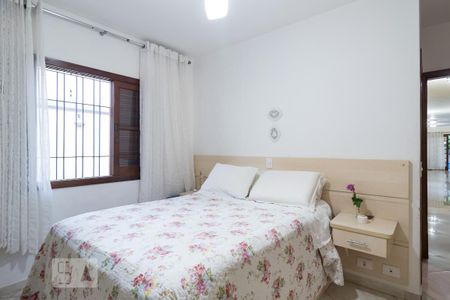 Casa à venda com 230m², 3 quartos e 3 vagasSuíte