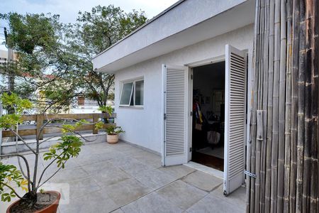 varanda de casa à venda com 4 quartos, 290m² em Vila Ipojuca, São Paulo