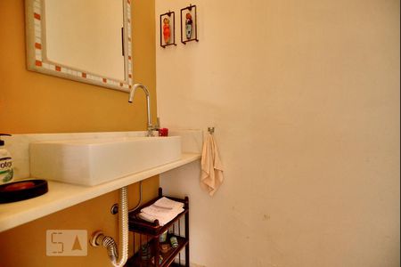 Lavabo de casa à venda com 4 quartos, 290m² em Vila Ipojuca, São Paulo
