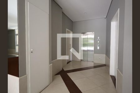 Apartamento para alugar com 72m², 2 quartos e 2 vagasHall social