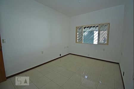 Quarto 1 de casa para alugar com 3 quartos, 120m² em Qs 11, Brasília