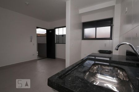 Cozinha e sala de apartamento para alugar com 2 quartos, 38m² em Vila Paiva, São Paulo