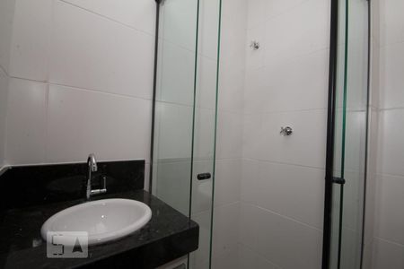 Banheiro de apartamento para alugar com 2 quartos, 38m² em Vila Paiva, São Paulo