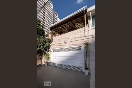 Casa para alugar com 210m², 3 quartos e 2 vagasFachada