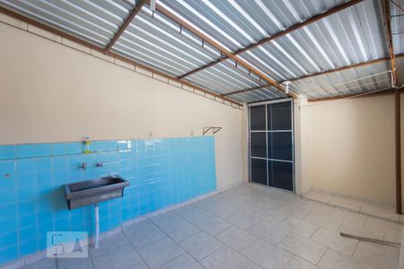 Casa à venda com 80m², 2 quartos e 2 vagasArea de serviço