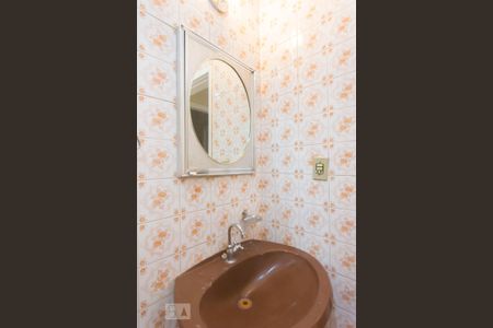 Casa à venda com 80m², 2 quartos e 2 vagasBanheiro