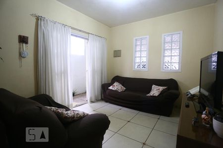 Sala de casa para alugar com 3 quartos, 250m² em Jaguaribe, Osasco