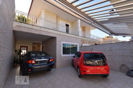 Casa à venda com 157m², 3 quartos e 3 vagas Casa à venda com 157m², 3 quartos e 3 vagasGaragem
