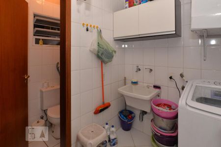 Casa à venda com 157m², 3 quartos e 3 vagas Casa à venda com 157m², 3 quartos e 3 vagasÁrea de Serviço