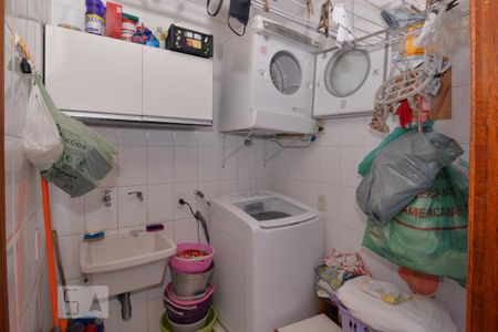 Casa à venda com 157m², 3 quartos e 3 vagas Casa à venda com 157m², 3 quartos e 3 vagasÁrea de Serviço