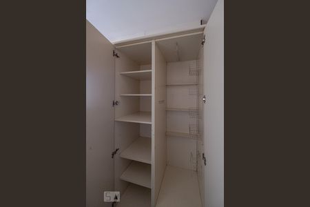 Apartamento para alugar com 296m², 4 quartos e 4 vagasÁrea de Serviço