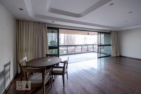 Apartamento para alugar com 296m², 4 quartos e 4 vagasSala