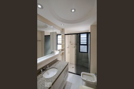 Apartamento para alugar com 296m², 4 quartos e 4 vagasBanheiro da Suíte 1