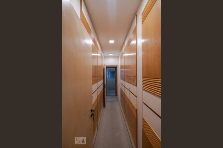 Apartamento para alugar com 296m², 4 quartos e 4 vagasCorredor para os Quartos de Serviço