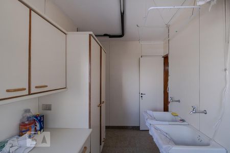 Apartamento para alugar com 296m², 4 quartos e 4 vagasÁrea de Serviço