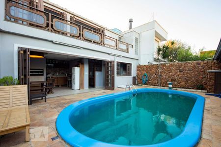 Casa à venda com 400m², 4 quartos e 2 vagas Casa à venda com 400m², 4 quartos e 2 vagasPiscina