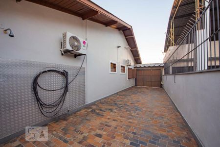 Casa à venda com 400m², 4 quartos e 2 vagas Casa à venda com 400m², 4 quartos e 2 vagasGaragem