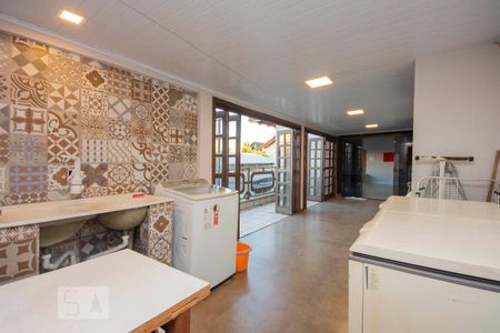 Casa à venda com 400m², 4 quartos e 2 vagas Casa à venda com 400m², 4 quartos e 2 vagasLavanderia