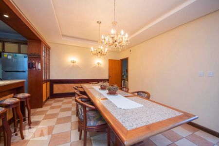 Casa à venda com 400m², 4 quartos e 2 vagas Casa à venda com 400m², 4 quartos e 2 vagasCozinha