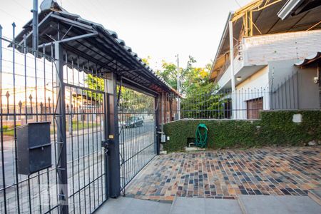 Casa à venda com 400m², 4 quartos e 2 vagas Casa à venda com 400m², 4 quartos e 2 vagasFachada da Casa