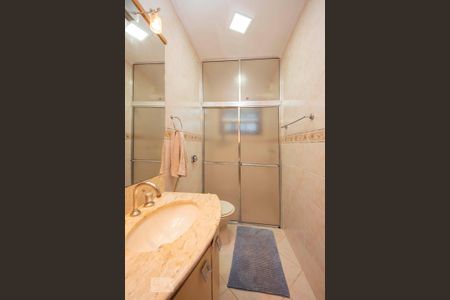 Casa à venda com 400m², 4 quartos e 2 vagas Casa à venda com 400m², 4 quartos e 2 vagasBanheiro 2