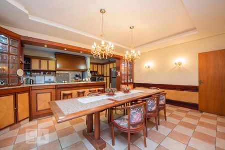 Casa à venda com 400m², 4 quartos e 2 vagas Casa à venda com 400m², 4 quartos e 2 vagasCozinha