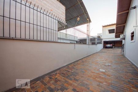Casa à venda com 400m², 4 quartos e 2 vagas Casa à venda com 400m², 4 quartos e 2 vagasGaragem