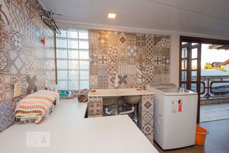 Casa à venda com 400m², 4 quartos e 2 vagas Casa à venda com 400m², 4 quartos e 2 vagasLavanderia