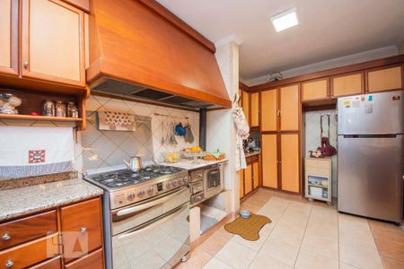 Casa à venda com 400m², 4 quartos e 2 vagas Casa à venda com 400m², 4 quartos e 2 vagasCozinha