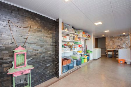 Casa à venda com 400m², 4 quartos e 2 vagas Casa à venda com 400m², 4 quartos e 2 vagasLavanderia