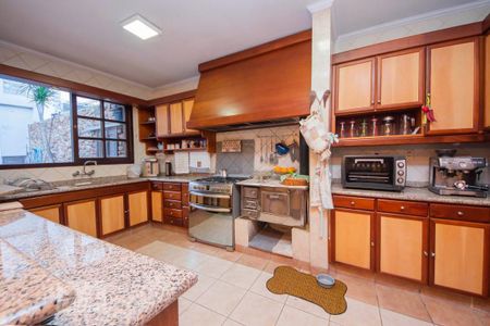 Casa à venda com 400m², 4 quartos e 2 vagas Casa à venda com 400m², 4 quartos e 2 vagasCozinha