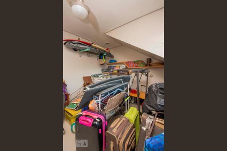 Casa à venda com 400m², 4 quartos e 2 vagas Casa à venda com 400m², 4 quartos e 2 vagasQuarto de hospede