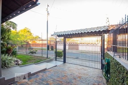 Casa à venda com 400m², 4 quartos e 2 vagas Casa à venda com 400m², 4 quartos e 2 vagasFachada da Casa