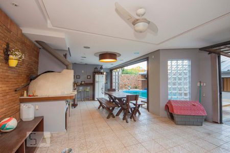 Casa à venda com 400m², 4 quartos e 2 vagas Casa à venda com 400m², 4 quartos e 2 vagaschurrasqueira