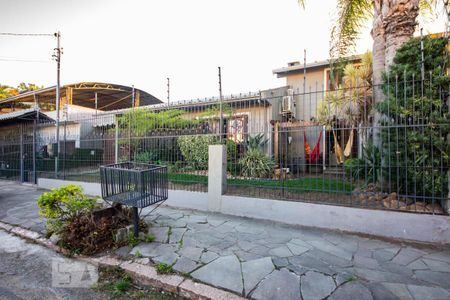 Casa à venda com 400m², 4 quartos e 2 vagas Casa à venda com 400m², 4 quartos e 2 vagasFachada da Casa