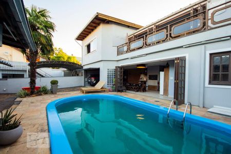 Casa à venda com 400m², 4 quartos e 2 vagas Casa à venda com 400m², 4 quartos e 2 vagasPiscina