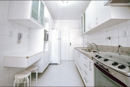 Apartamento para alugar com 105m², 3 quartos e 2 vagasCozinha - Armários