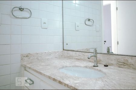 Apartamento para alugar com 105m², 3 quartos e 2 vagasBanheiro Corredor