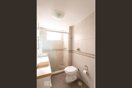 Banheiro de apartamento à venda com 2 quartos, 128m² em Jardim Botânico, Porto Alegre