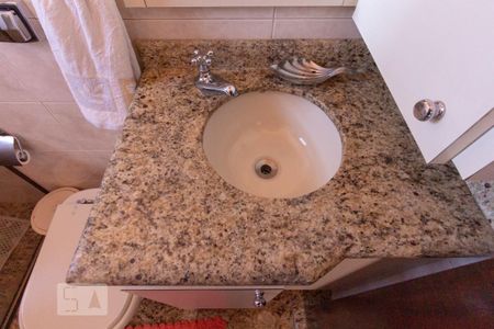 Casa à venda com 217m², 3 quartos e 5 vagasBanheiro da Suíte 2