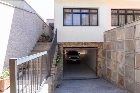 Casa à venda com 217m², 3 quartos e 5 vagasFachada