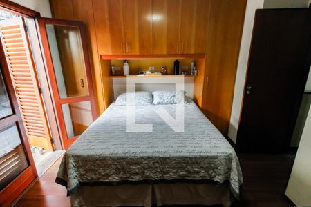 Suíte - armáros de casa à venda com 3 quartos, 180m² em Jardim Colombo, São Paulo