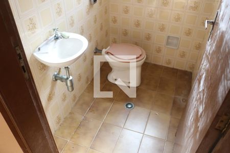 Casa à venda com 447m², 5 quartos e 6 vagasBanheiro 3