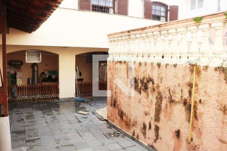 Casa à venda com 447m², 5 quartos e 6 vagasQuintal