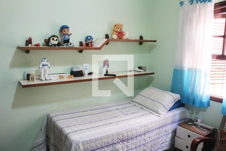 Casa à venda com 447m², 5 quartos e 6 vagasQuarto 2