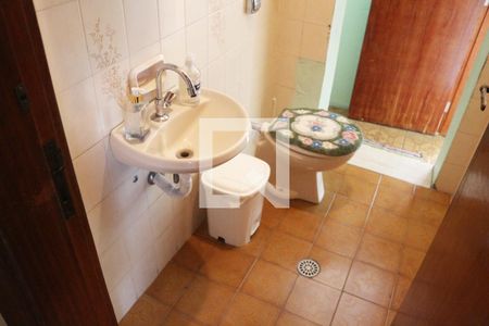 Casa à venda com 447m², 5 quartos e 6 vagasBanheiro 2