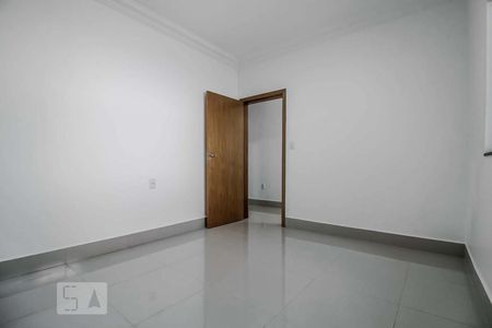 Quarto 1 (térreo) de casa para alugar com 3 quartos, 200m² em Chácara do Governador, Goiânia