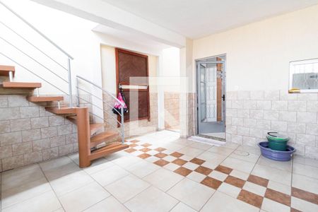 Casa à venda com 220m², 3 quartos e 2 vagasÁrea de Serviço