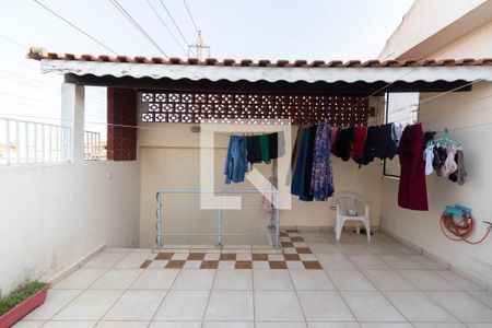 Casa à venda com 220m², 3 quartos e 2 vagasQuintal/superior